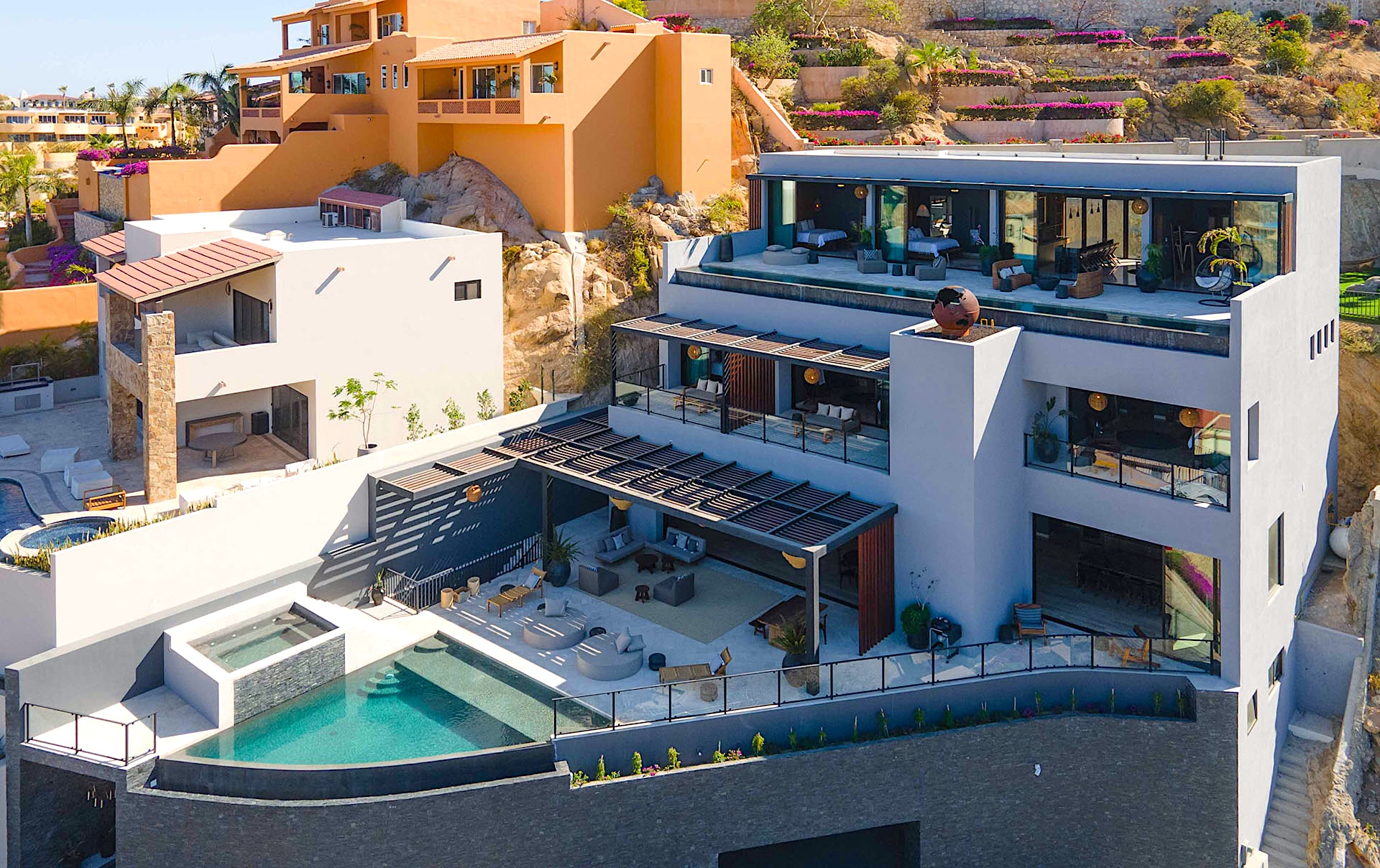 1.lucia noir pedregal aerial 2
