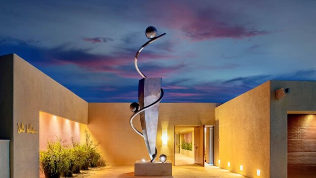 villa bellisima entrance