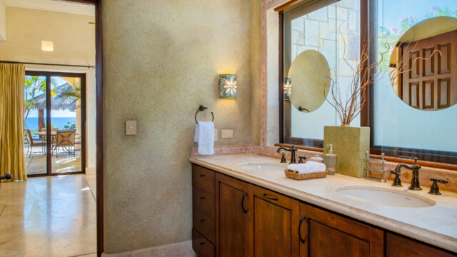 Beautiful 5 Image 25