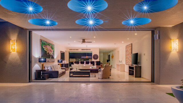 Contemporary Villa For Relaxing Image 13