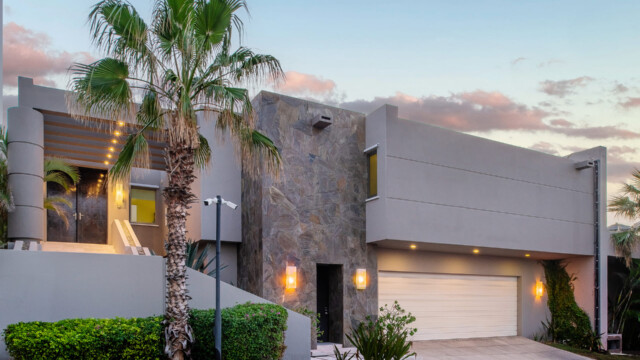 Contemporary Villa For Relaxing Image 29