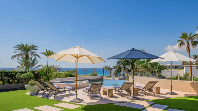 Contemporary Villa For Relaxing Image 5