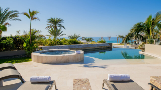 Contemporary Villa For Relaxing Image 9